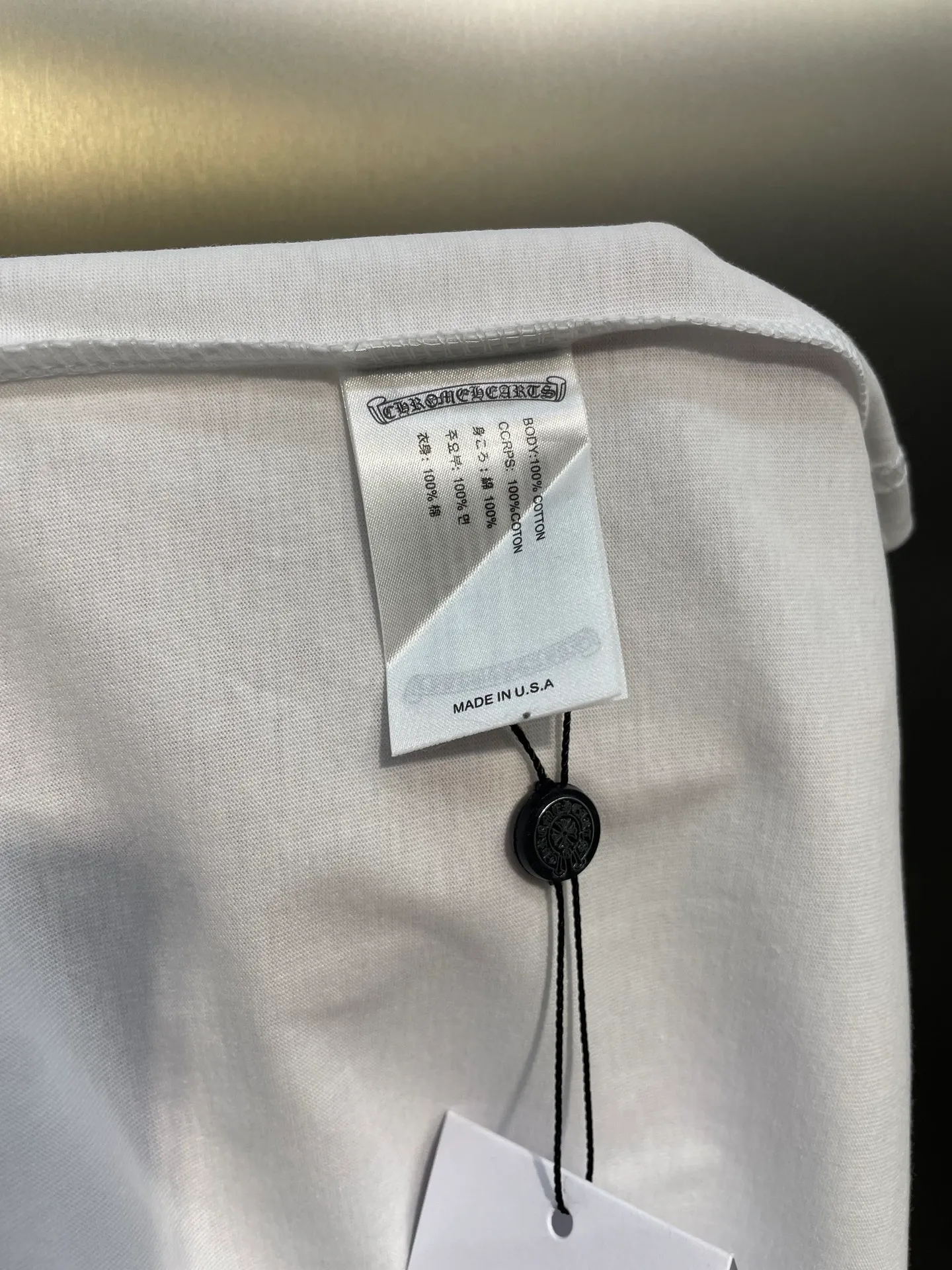 🅿️280 Heart CH 🌟【Top original item】Shadow cross short-sleeved T-shirt on the back. Made of customized 205G 26s 100% distilled cotton fabric, the upper body feels comfortable on the skin. Custom woven and dyed, the color is 100% consistent. The logo is made using imported screen glue printing technology, with a full three-dimensional feel and perfect details. The entire set of accessories is independently developed, and every small detail is perfectly presented. Size: s m l